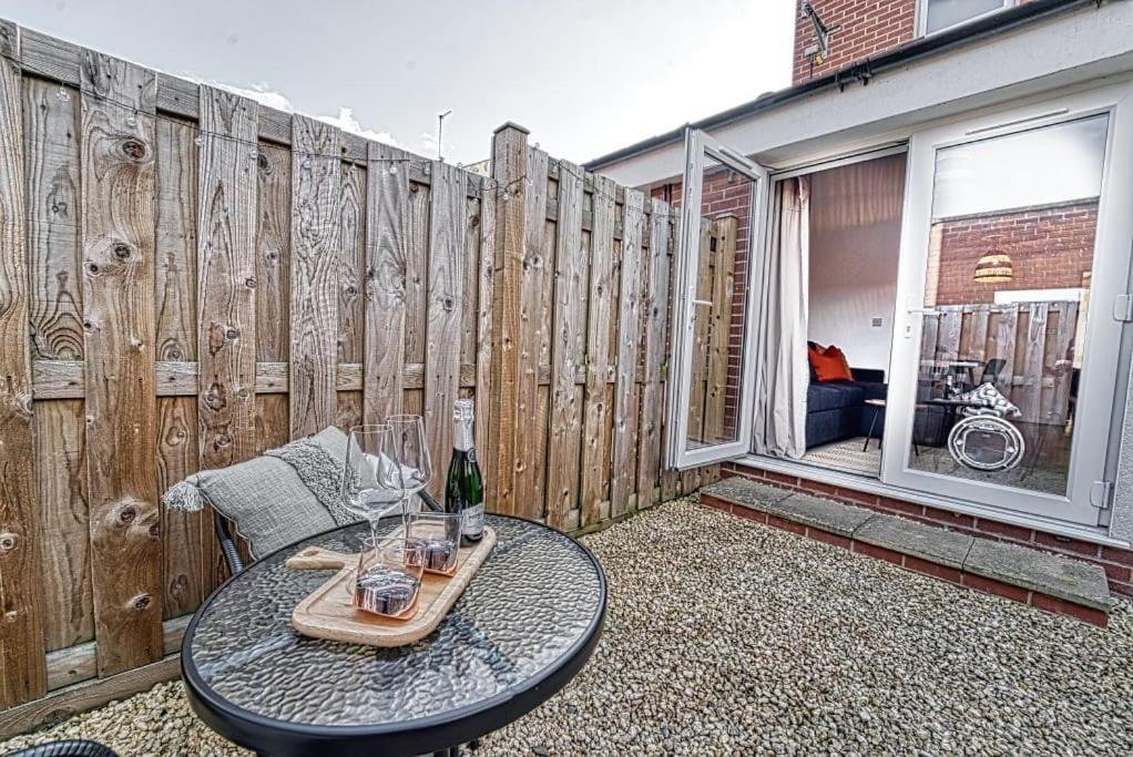 Guest Homes - Watledge House Apartment Tewkesbury Exterior photo